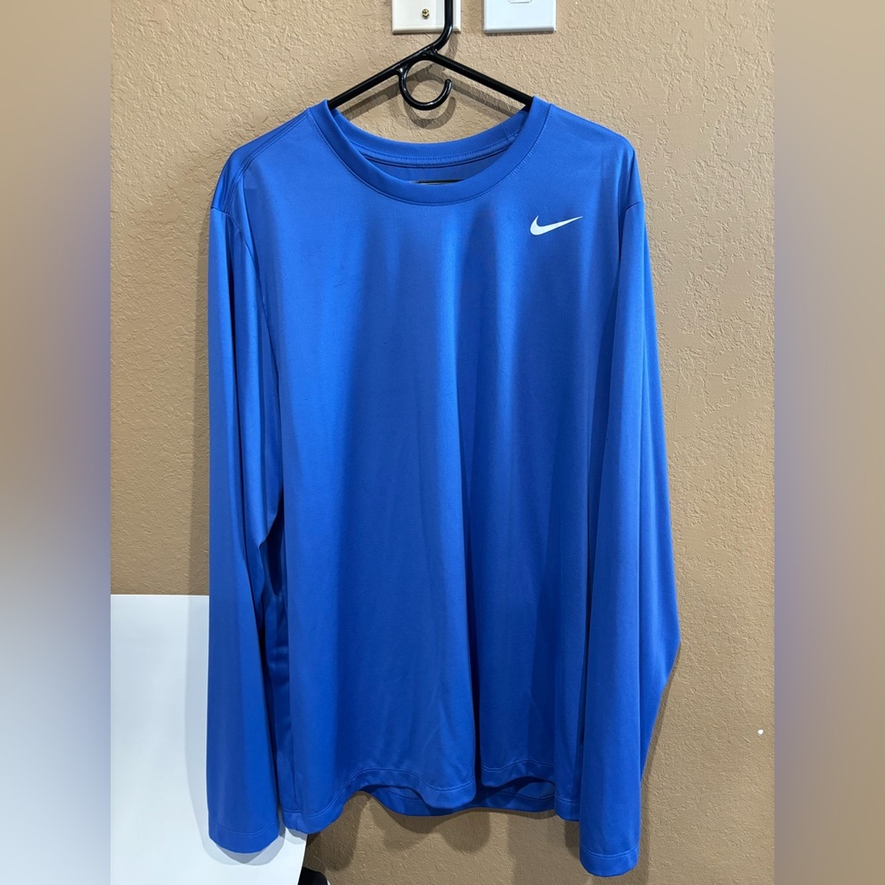 Nike Men's Vibrant Royal Blue Long Sleeve “The Nike Tee” shirt. 2XL.